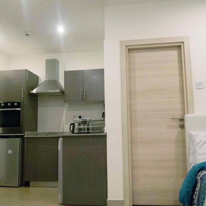 Gallery Apartments By Bestwest Hospitality Аккра Экстерьер фото